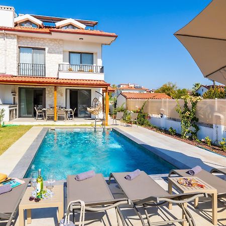 Villa Lidya Далян Екстериор снимка