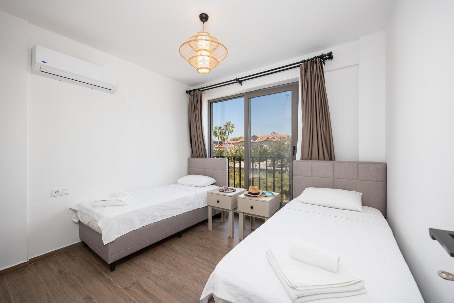 Villa Lidya Далян Екстериор снимка