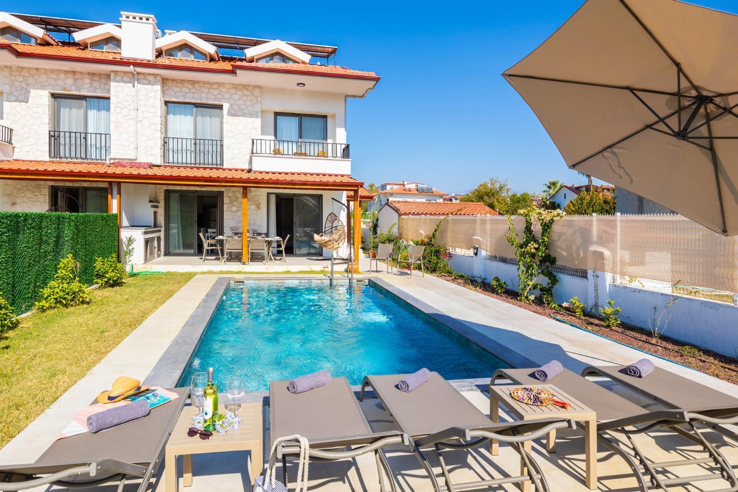 Villa Lidya Далян Екстериор снимка