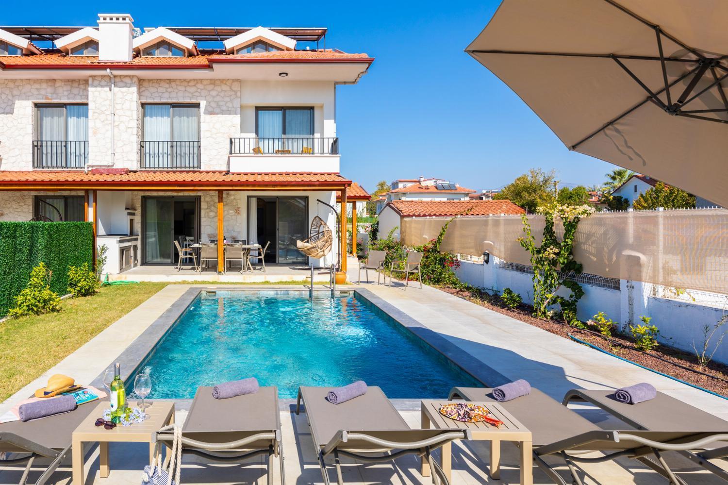 Villa Lidya Далян Екстериор снимка