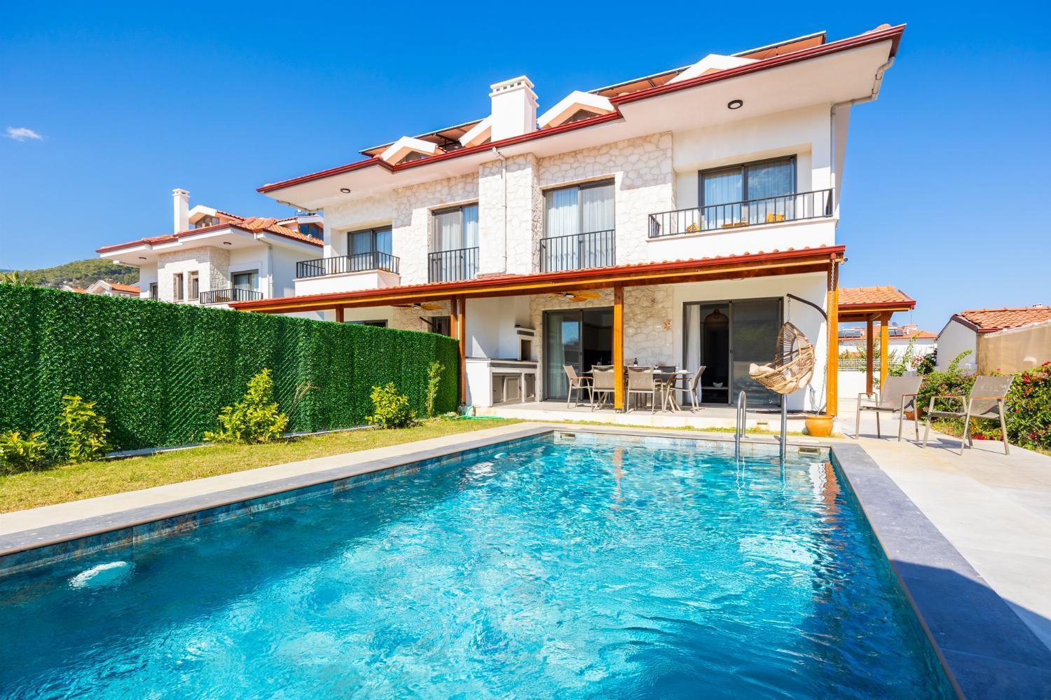 Villa Lidya Далян Екстериор снимка